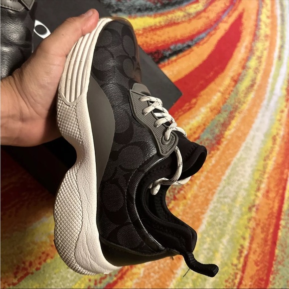 Coach signature leather black and grey tennis shoe - Picture 4 of 6